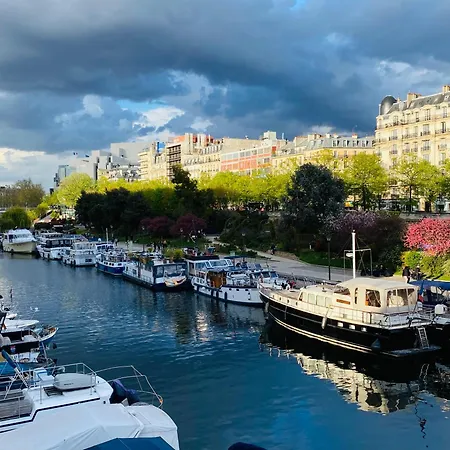 Camparis - - D'hotes Bed & Breakfast Paris